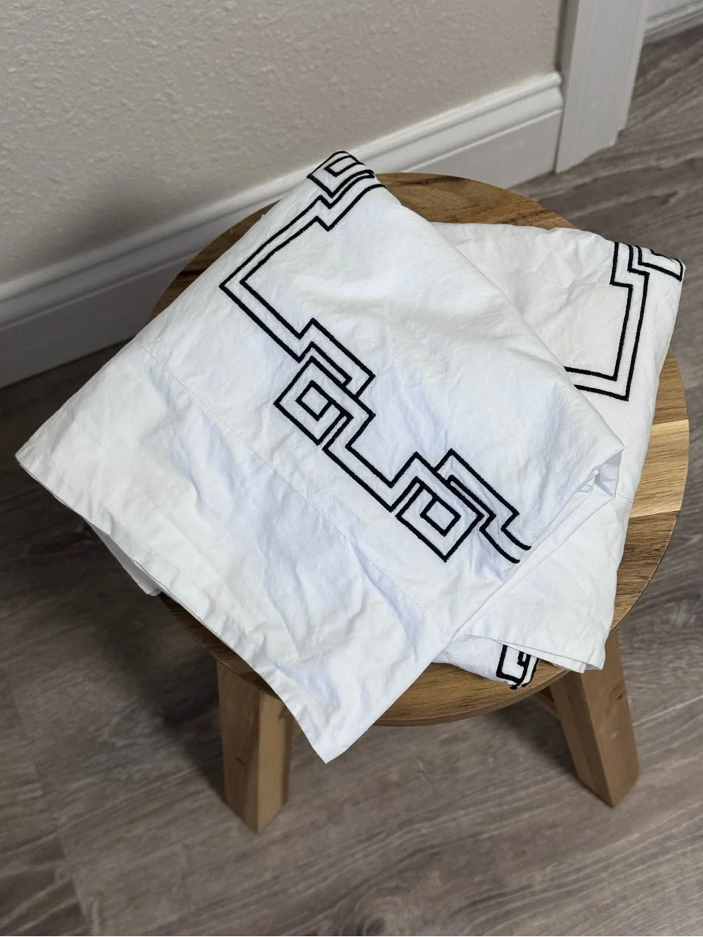 Dea Italian Linens Hand Embroidered Greek Key Queen Shams Set